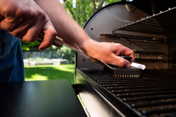 TRAEGER BBQ CLEANING BRUSH BAC537