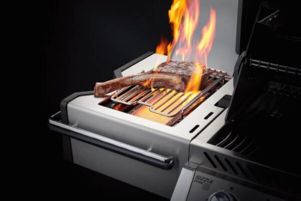 Napoleon Prestige roostevabast terasest, keraamilise steigipliidi ja grillvardapõletiga gaasigrill - Pilt 5