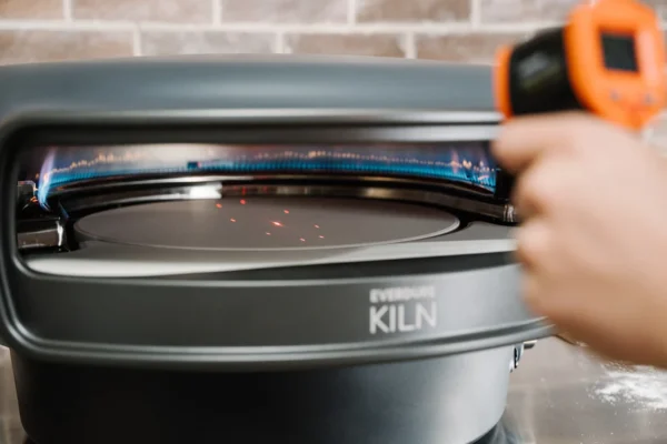Everdure KILN 2 gaasipizzaahi