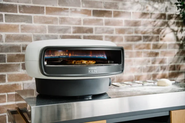 Everdure KILN 2 pizzaahi