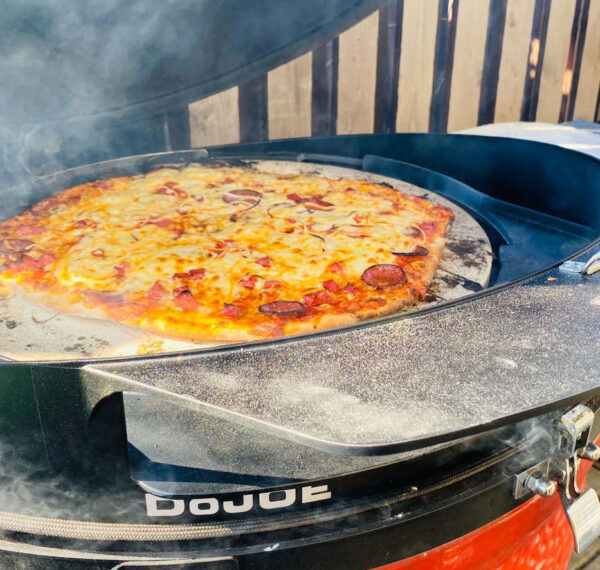 Kamado Joe pizza küpsetamise süsteem DoJoe Classic